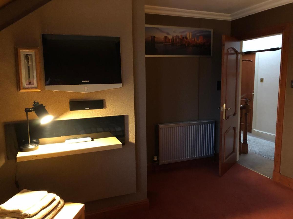 Tranquil Accommodation In A Great Location. 래너크 외부 사진