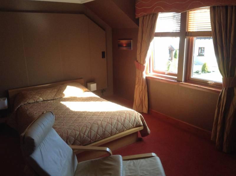 Tranquil Accommodation In A Great Location. 래너크 외부 사진