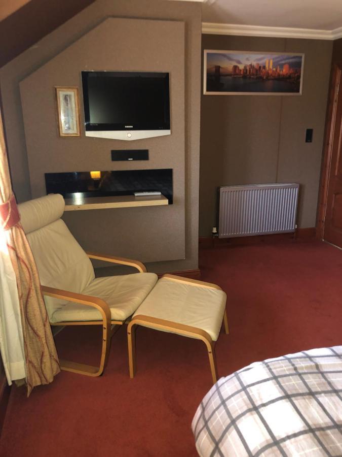 Tranquil Accommodation In A Great Location. 래너크 외부 사진
