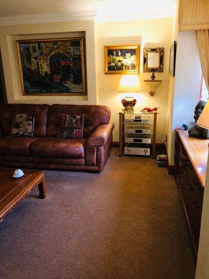 Tranquil Accommodation In A Great Location. 래너크 외부 사진