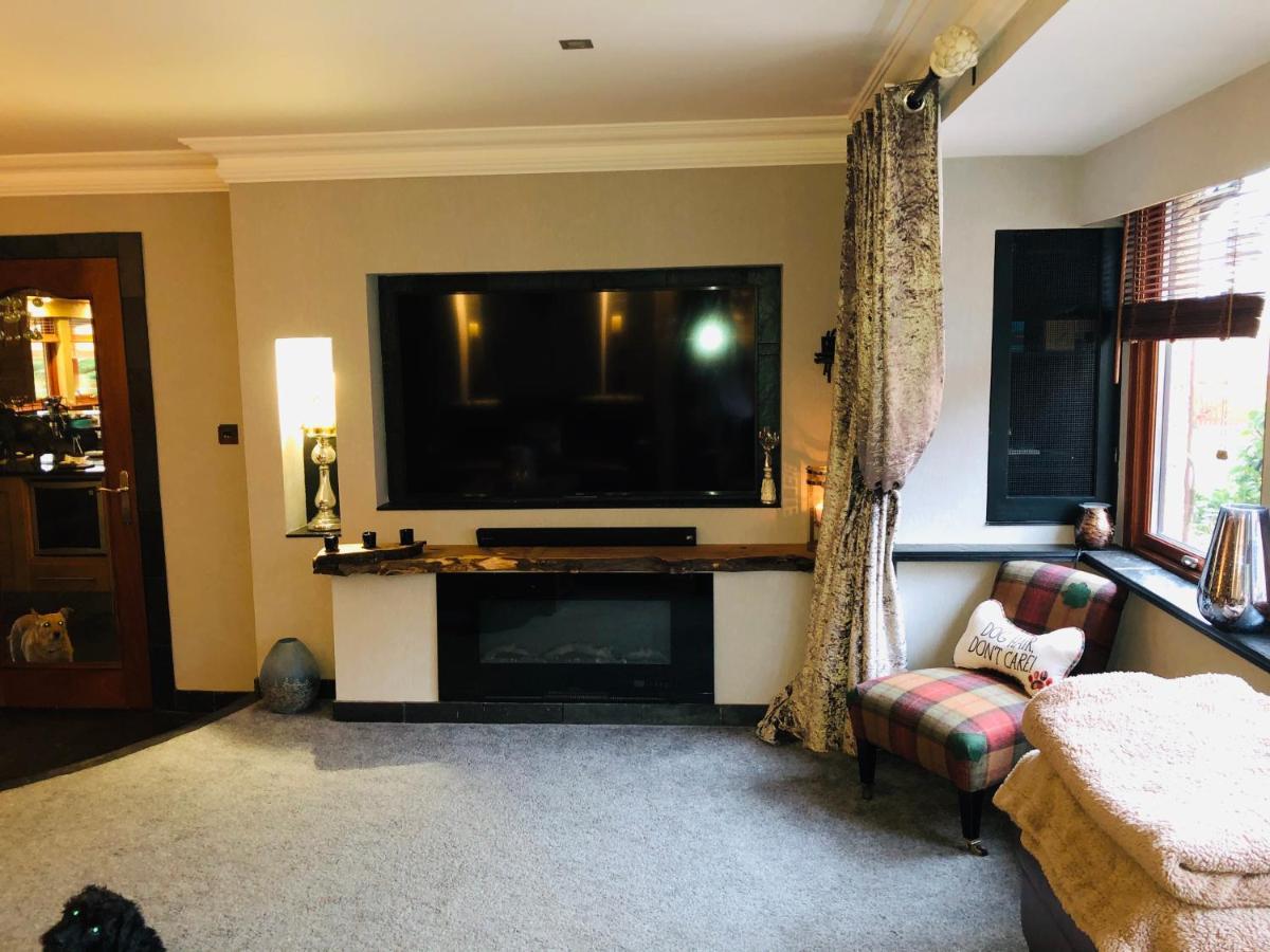 Tranquil Accommodation In A Great Location. 래너크 외부 사진